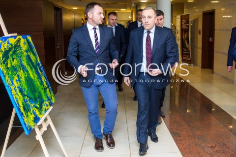  26.04.2017 RZESZOW<br />KONFERENCJA PRASOWA PRZEWODNICZACEGO PLATFORMY OBYWATELSKIEJ GRZEGORZA SCHETYNY I 60 PARLAMENTARZYSTOW PO Z OKAZJI INAUGURACJI CYKLU SPOTKAN OBYWATELSKIE PODKARPACIE KTORE ODBYWAJA SIE W DNIU DZISIEJSZYM W 18 POWIATACH NA TERENIE WOJEWODZTWA PODKARPACKIEGO <br />N/Z GRZEGORZ SCHETYNA SLAWOMIR NITRAS<br /> 