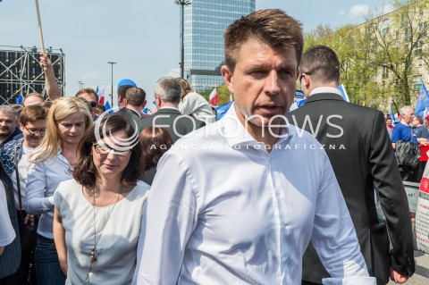  06.05.2017 WARSZAWA<br />MARSZ WOLNOSCI<br />N/Z RYSZARD PETRU KAMILA GASIUK PIHOWICZ<br /> 