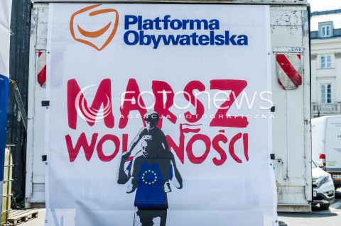  06.05.2017 WARSZAWA<br />MARSZ WOLNOSCI<br />N/Z NAPISZ MARSZ WOLNOSCI PO PLATFORMA OBYWATELSKA<br /> 