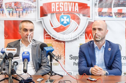  11.05.2017 RZESZOW <br />SIATKOWKA <br />PREZENTACJA NOWEGO TRENERA ASSECO RESOVII RZESZOW NA SEZON 2017/2018<br />N/Z ROBERTO SERNIOTTI ( NOWY TRENER ) I BARTOSZ GORSKI ( PREZES ASSECO RESOVII ) <br /> 