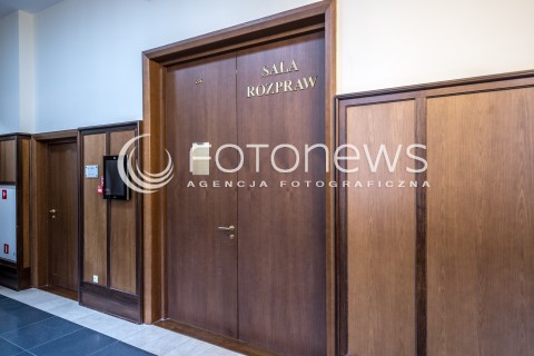  20.04.2017 WARSZAWA<br />SAD OKREGOWY<br />N/Z DRZWI SALI ROZPRAW<br /> 