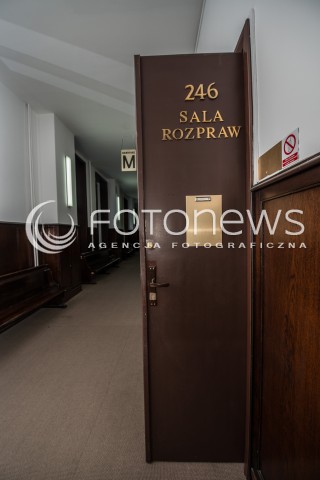  20.04.2017 WARSZAWA<br />SAD OKREGOWY<br />N/Z DRZWI SALI ROZPRAW<br /> 