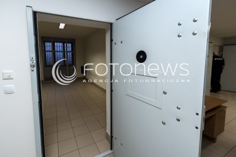  20.04.2017 WARSZAWA<br />SAD OKREGOWY<br />N/Z POMIESZCZENIE DLA ZATRZYMANYCH<br /> 