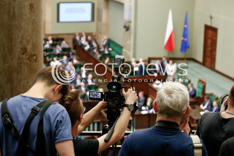  24.05.2017 WARSZAWA SEJM<br />POSIEDZENIE SEJMU RP<br />N/Z DZIENNIKARZE NA SALI OBRAD SALA WIDOK VIEW<br /> 