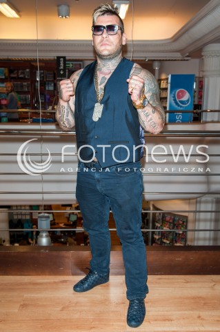  25.05.2017 WARSZAWA<br />PROMOCJA PLYTY POPKA PT. TRZECH KROLI<br />N/Z POPEK PAWEL RYSZARD MIKOLAJUW<br /> 