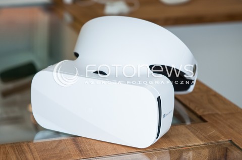  02.06.2017 WARSZAWA<br />XIAOMI OTWIERA PIERWSZY SKLEP ISHOWROOM<br />N/Z OKULARY DO WIRTUALNEJ RZECZYWISTOSCI<br /> 