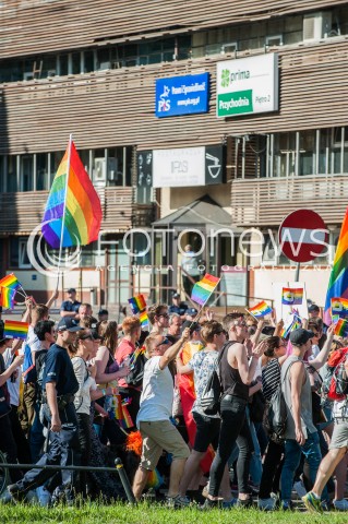  03.06.2017 WARSZAWA<br />PARADA ROWNOSCI<br />N/Z UCZESTNICY PARADY SIEDZIBA PIS NOWOGRODZKA<br /> 