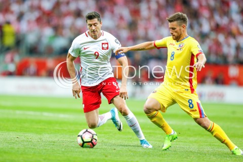  10.06.2017 WARSZAWA PILKA NOZNA <br />FOOTBALL POLISH ELIMINACJE MS 2018<br />MECZ POLSKA - RUMUNIA NA STADIONIE NARODOWYM<br />N/Z ROBERT LEWANDOWSKI  MIHAI PINTILII <br /> 