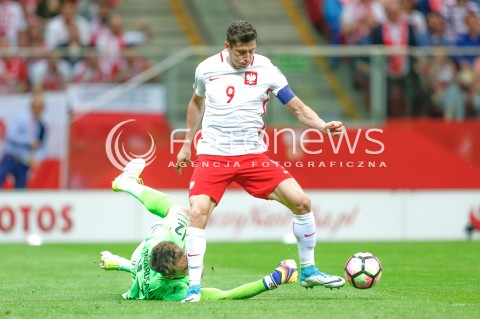  10.06.2017 WARSZAWA PILKA NOZNA <br />FOOTBALL POLISH ELIMINACJE MS 2018<br />MECZ POLSKA - RUMUNIA NA STADIONIE NARODOWYM<br />N/Z ROBERT LEWANDOWSKI CIPRIAN TATARUSANU <br /> 