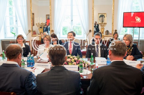  14.06.2016 WARSZAWA<br />SPOTKANIE KONCZACE PREZYDENCJE POLSKI W GRUPIE V4<br />N/Z MATEUSZ MORAWIECKI PRZEDSTAWICIELE RZADOW GRUPY V4<br /> 