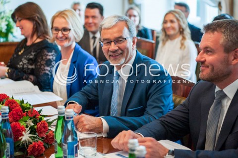  14.06.2016 WARSZAWA<br />SPOTKANIE KONCZACE PREZYDENCJE POLSKI W GRUPIE V4<br />N/Z JERZY KWIECINSKI PRZEDSTAWICIELE RZADOW GRUPY V4<br /> 