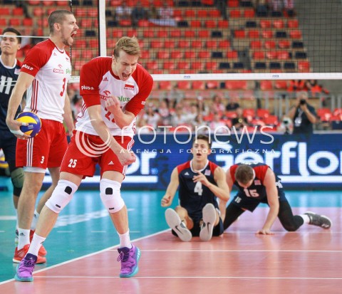  18.06.2017 LODZ <br />
SIATKOWKA MEZCZYZN <br />
LIGA SWIATOWA 2017 <br />
FIVB VOLLEYBALL WORLD LEAGUE 2017 <br />
MECZ POLSKA - IRAN ( Poland - USA ) <br />
N/Z ARTUR SZALPUK DAWID KONARSKI RADOSC EMOCJE <br />
 