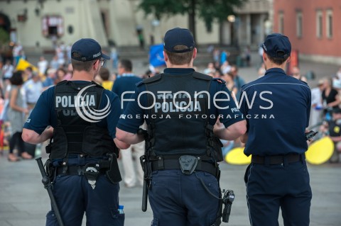  20.06.2017 WARSZAWA<br />DZIEN UCHODZCY Z AMNESTY INTERNATIONAL<br />N/Z POLICJA MANIFESTANCI<br /> 