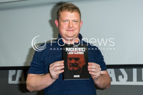  26.06.2017 WARSZAWA<br />PROMOCJA KSIAZKI MACIEREWICZ I JEGO TAJEMNICE<br />N/Z TOMASZ PIATKA<br /> 