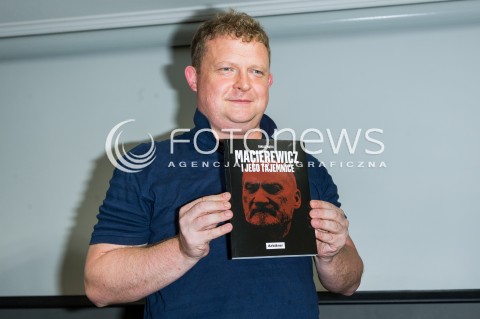  26.06.2017 WARSZAWA<br />PROMOCJA KSIAZKI MACIEREWICZ I JEGO TAJEMNICE<br />N/Z TOMASZ PIATKA<br /> 