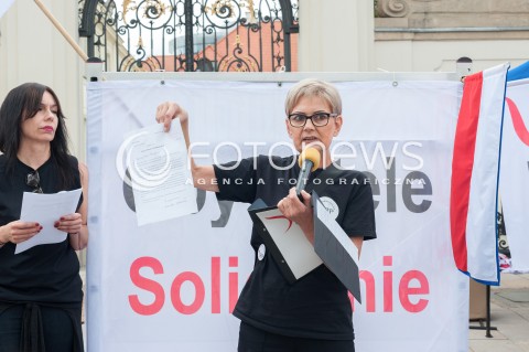 08.07.2017 WARSZAWA<br />PIKIETA POPARCIA DLA DELEGALIZACJI<br />N/Z JOLANTA URBANSKA DEMOKRATYCZNA RP<br /> 