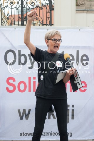  08.07.2017 WARSZAWA<br />PIKIETA POPARCIA DLA DELEGALIZACJI<br />N/Z JOLANTA URBANSKA DEMOKRATYCZNA RP<br /> 