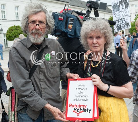  08.07.2017 WARSZAWA<br />PIKIETA POPARCIA DLA DELEGALIZACJI ONR<br />N/Z MAREK KOSSAKOWSKI <br /> 