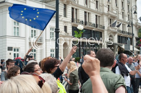 Pikieta poparcia dla delegalizacji ONR w Warszawie
