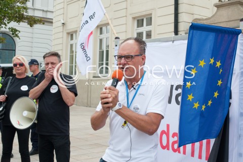  08.07.2017 WARSZAWA<br />PIKIETA POPARCIA DLA DELEGALIZACJI ONR<br />N/Z ANDRZEJ MAJDAN<br /> 