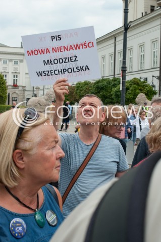  08.07.2017 WARSZAWA<br />PIKIETA POPARCIA DLA DELEGALIZACJI ONR<br />N/Z UCZESTNICY PIKIETY<br /> 