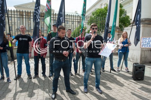  08.07.2017 WARSZAWA<br />PIKIETA NIE DLA ISLAMIZACJI POLSKI<br />N/Z MATEUSZ PLAWSKI<br /> 