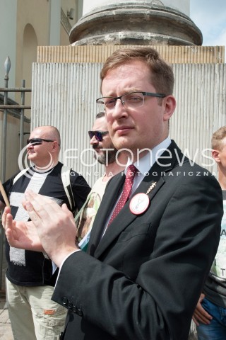  08.07.2017 WARSZAWA<br />PIKIETA NIE DLA ISLAMIZACJI POLSKI<br />N/Z ROBERT WINNICKI<br /> 