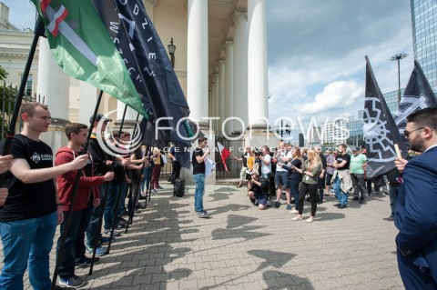  08.07.2017 WARSZAWA<br />PIKIETA NIE DLA ISLAMIZACJI POLSKI<br />N/Z PIKIETA FLAGI<br /> 