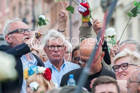  10.07.2017 WARSZAWA<br />MANIFESTACJA OPOZYCJI PODCZAS MIESIECZNICY SMOLENSKIEJ<br />N/Z ANDRZEJ CELINSKI PAWEL KASPRZAK<br /> 
