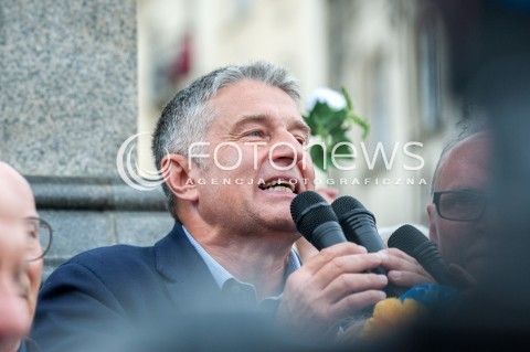  10.07.2017 WARSZAWA<br />MANIFESTACJA OPOZYCJI PODCZAS MIESIECZNICY SMOLENSKIEJ<br />N/Z WLADYSLAW FRASYNIUK<br /> 