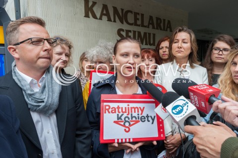 Złożenie do Sejmu projektu ustawy o prawach kobiet w Warszawie