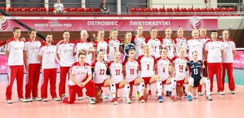  14.07.2017 OSTROWIEC SWIETOKRZYSKI <br />SIATKOWKA KOBIET <br />WORLD GRAND PRIX II DYWIZJI 2017 FIVB VOLLEYBALL <br />MECZ POLSKA - PERU ( POLAND - PERU ) <br />N/Z ZESPOL DRUZYNA ZDJECIE GRUPOWE GRUPOWKA GROUP PHOTO<br /> 