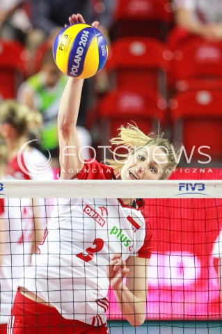  14.07.2017 OSTROWIEC SWIETOKRZYSKI <br />SIATKOWKA KOBIET <br />WORLD GRAND PRIX II DYWIZJI 2017 FIVB VOLLEYBALL <br />MECZ POLSKA - PERU ( POLAND - PERU ) <br />N/Z KLAUDIA ALAGIERSKA SYLWETKA ATAK <br /> 
