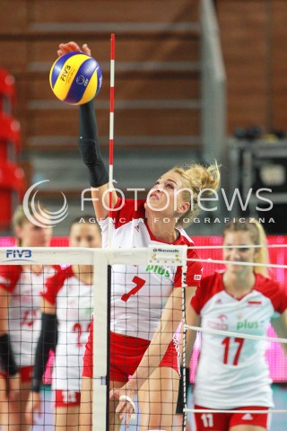  14.07.2017 OSTROWIEC SWIETOKRZYSKI <br />SIATKOWKA KOBIET <br />WORLD GRAND PRIX II DYWIZJI 2017 FIVB VOLLEYBALL <br />MECZ POLSKA - PERU ( POLAND - PERU ) <br />N/Z BERENIKA TOMSIA SYLWETKA ATAK <br /> 
