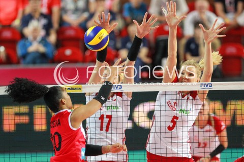  14.07.2017 OSTROWIEC SWIETOKRZYSKI <br />SIATKOWKA KOBIET <br />WORLD GRAND PRIX II DYWIZJI 2017 FIVB VOLLEYBALL <br />MECZ POLSKA - PERU ( POLAND - PERU ) <br />N/Z AGNIESZKA KAKOLEWSKA BLOK<br /> 
