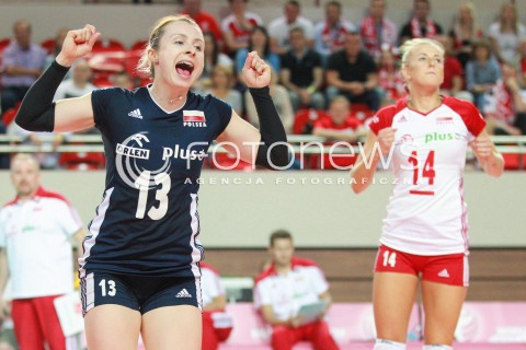  14.07.2017 OSTROWIEC SWIETOKRZYSKI <br />SIATKOWKA KOBIET <br />WORLD GRAND PRIX II DYWIZJI 2017 FIVB VOLLEYBALL <br />MECZ POLSKA - PERU ( POLAND - PERU ) <br />N/Z AGATA WITKOWSKA RADOSC EMOCJE SYLWETKA <br /> 
