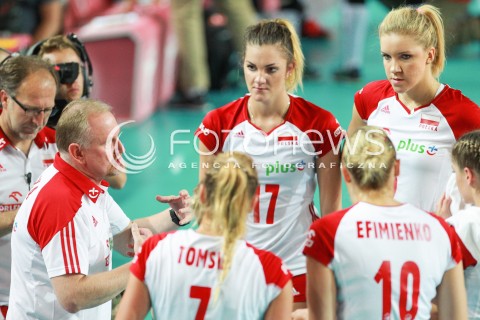  14.07.2017 OSTROWIEC SWIETOKRZYSKI <br />SIATKOWKA KOBIET <br />WORLD GRAND PRIX II DYWIZJI 2017 FIVB VOLLEYBALL <br />MECZ POLSKA - PERU ( POLAND - PERU ) <br />N/Z JACEK NAWROCKI - I TRENER ( HEAD COACH ) MALWINA SMARZEK AGNIESZKA KAKOLEWSKA <br /> 