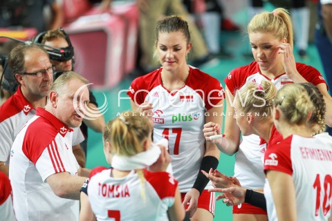  14.07.2017 OSTROWIEC SWIETOKRZYSKI <br />SIATKOWKA KOBIET <br />WORLD GRAND PRIX II DYWIZJI 2017 FIVB VOLLEYBALL <br />MECZ POLSKA - PERU ( POLAND - PERU ) <br />N/Z JACEK NAWROCKI - I TRENER ( HEAD COACH ) MALWINA SMARZEK AGNIESZKA KAKOLEWSKA <br /> 