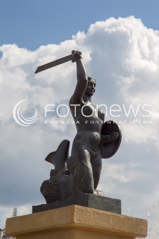  16.07.2017 WARSZAWA <br />MIASTO WARSZAWA<br />ZDJECIE ILUSTRACYJNE<br />N/Z POMNIK SYRENKI NA POWISLU<br /> 