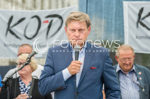  16.07.2017 WARSZAWA<br />MANIFESTACJA OPOZYCJI POD SEJMEM<br />N/Z LESZEK BALCEROWICZ <br /> 