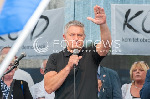  16.07.2017 WARSZAWA<br />MANIFESTACJA OPOZYCJI POD SEJMEM<br />N/Z WLADYSLAW FRASYNIUK <br /> 