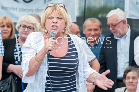  16.07.2017 WARSZAWA<br />MANIFESTACJA OPOZYCJI POD SEJMEM<br />N/Z DOROTA STALINSKA <br /> 