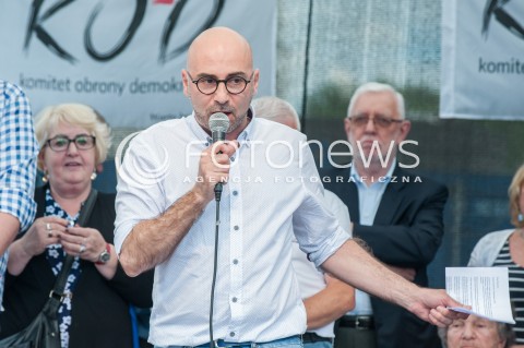  16.07.2017 WARSZAWA<br />MANIFESTACJA OPOZYCJI POD SEJMEM<br />N/Z RADOMIR SZUMELDA <br /> 