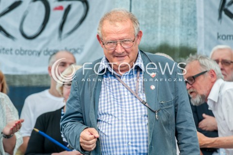  16.07.2017 WARSZAWA<br />MANIFESTACJA OPOZYCJI POD SEJMEM<br />N/Z ADAM MICHNIK<br /> 