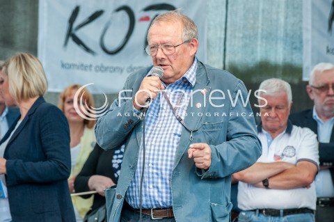  16.07.2017 WARSZAWA<br />MANIFESTACJA OPOZYCJI POD SEJMEM<br />N/Z ADAM MICHNIK <br /> 