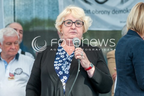  16.07.2017 WARSZAWA<br />MANIFESTACJA OPOZYCJI POD SEJMEM<br />N/Z HENRYKA KRZYWONOS <br /> 