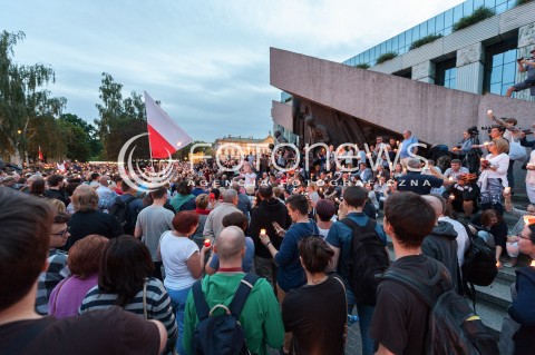  16.07.2017 WARSZAWA<br />LANCUCH SWIATLA POD SADEM NAJWYZSZYM<br />N/Z UCZESTNICY WYDARZENIA<br /> 