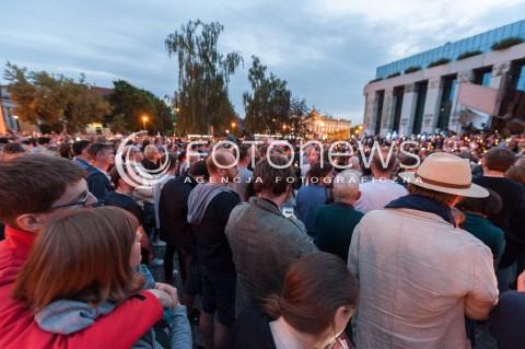  16.07.2017 WARSZAWA<br />LANCUCH SWIATLA POD SADEM NAJWYZSZYM<br />N/Z UCZESTNICY WYDARZENIA<br /> 