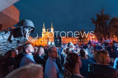  16.07.2017 WARSZAWA<br />LANCUCH SWIATLA POD SADEM NAJWYZSZYM<br />N/Z UCZESTNICY WYDARZENIA MICHAL SZCZERBA<br /> 