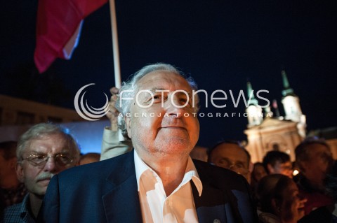  16.07.2017 WARSZAWA<br />LANCUCH SWIATLA POD SADEM NAJWYZSZYM<br />N/Z ANDRZEJ RZEPLINSKI<br /> 